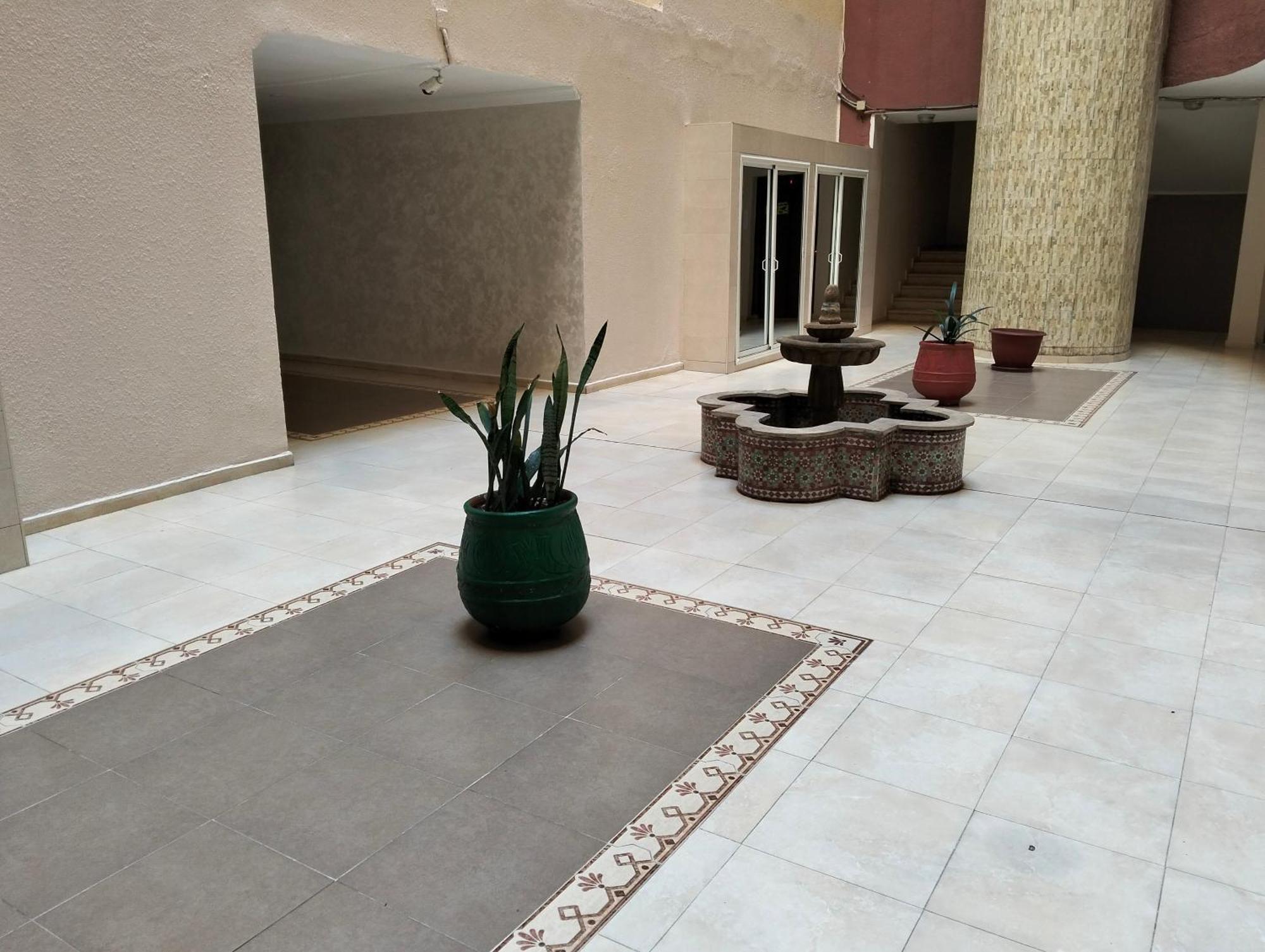 Appart Najia Au Centre Kenitra Avec Grande Terrasse Ruang foto